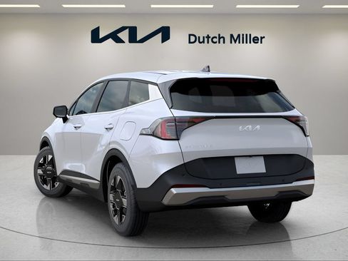 Used 2026 Kia Sportage LX FWD image 3
