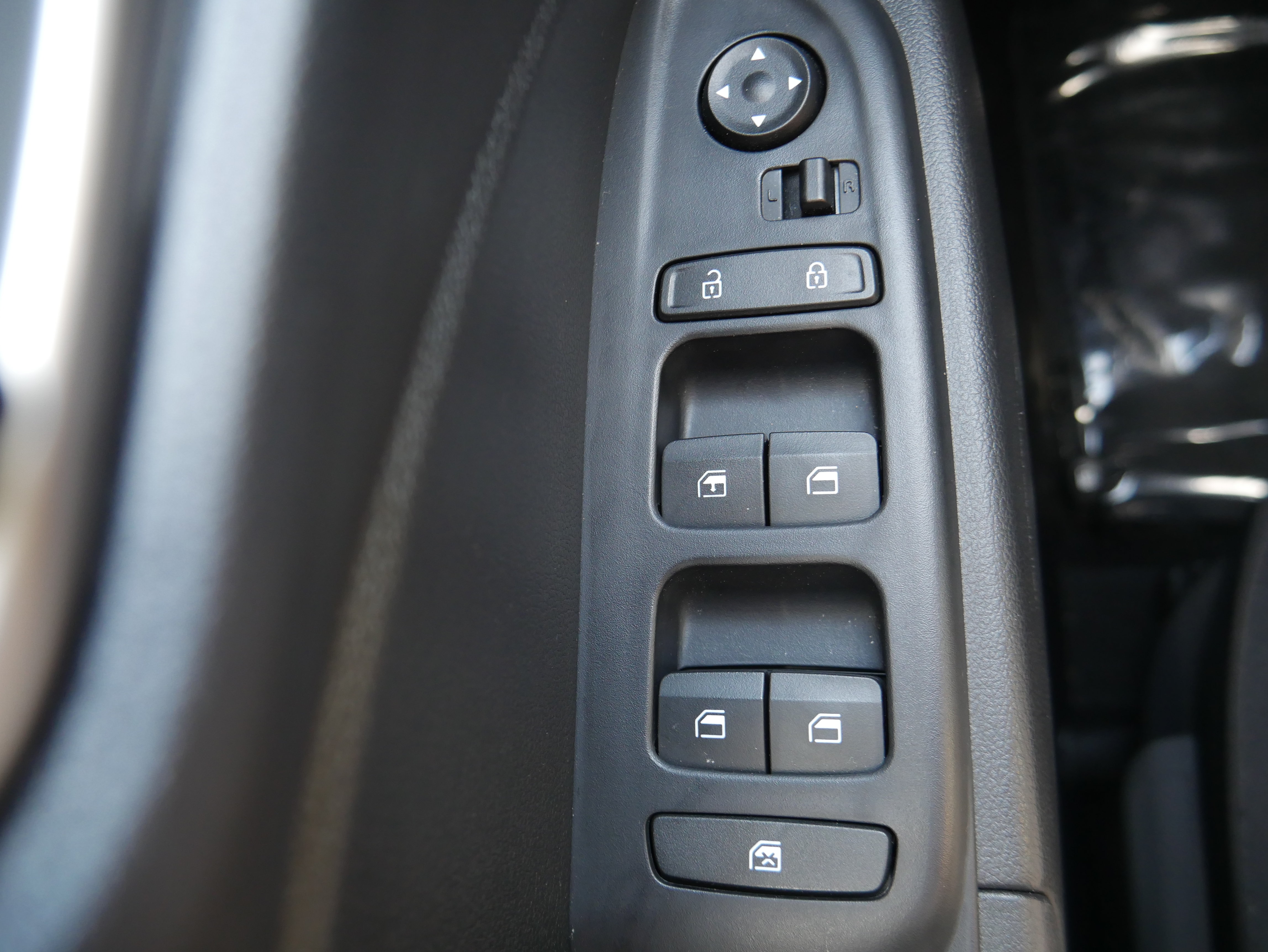Used 2026 Hyundai Venue SE FWD image 26