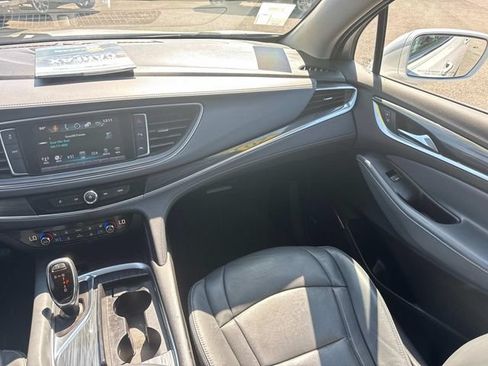 Used 2019 Buick Enclave Premium AWD/4WD image 21