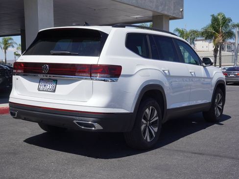 Used 2026 Volkswagen Atlas SE FWD image 3