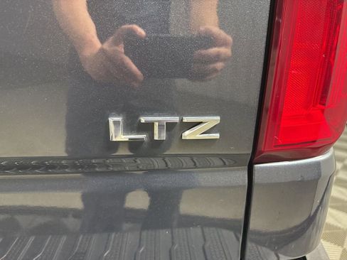 Used 2019 Chevrolet Silverado 1500 LTZ w/ LTZ Premium Package image 33