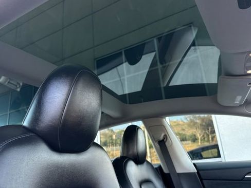 Used 2023 Tesla Model 3 Standard Range image 18