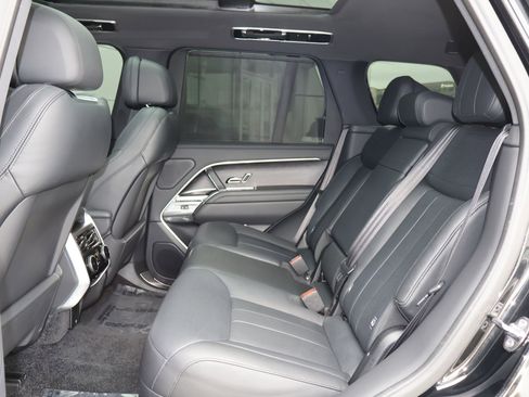 Certified 2025 Land Rover Range Rover SE AWD/4WD image 27