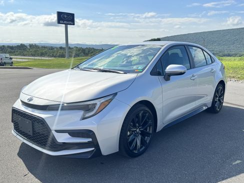 Used 2024 Toyota Corolla SE FWD image 8