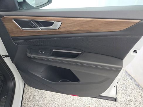 Used 2024 Volkswagen Atlas SE image 6