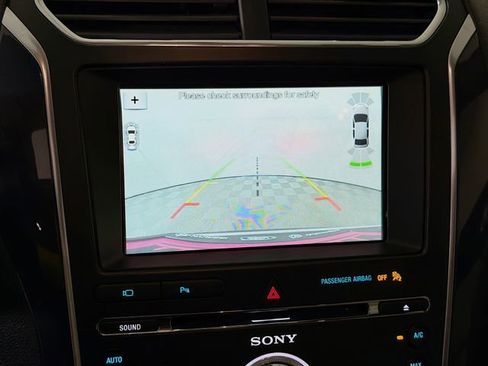 Used 2018 Ford Explorer Limited image 17