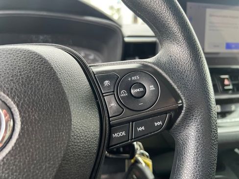 Used 2023 Toyota Corolla LE FWD image 23