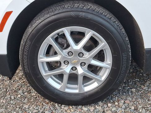 Used 2023 Chevrolet Equinox LT image 32