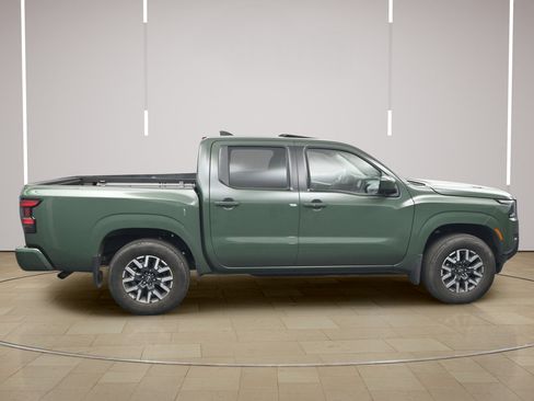 Certified 2024 Nissan Frontier SL w/ Technology Package AWD/4WD image 8