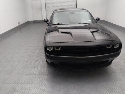 Used 2018 Dodge Challenger SXT RWD image 14