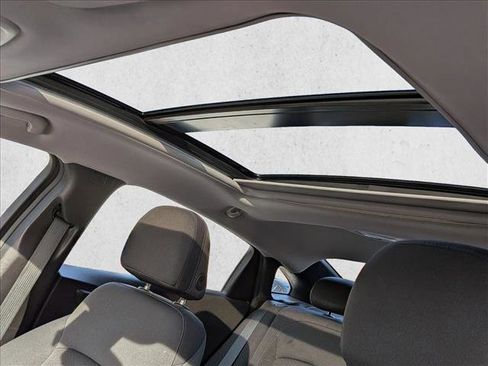 Used 2022 Chevrolet Malibu LT image 12