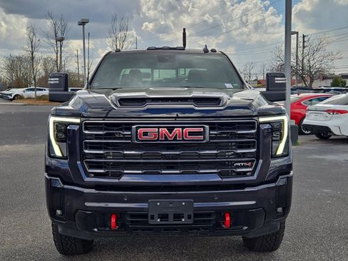 Used 2026 GMC Sierra 2500 AT4 image 2