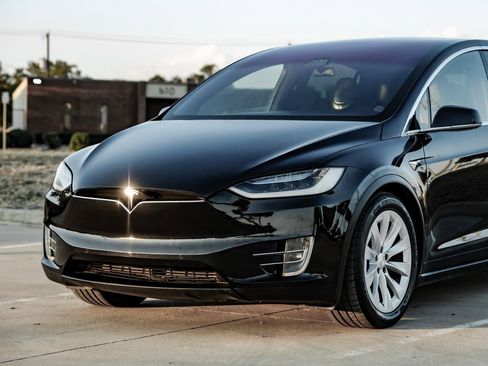 Used 2017 Tesla Model X 75D image 8