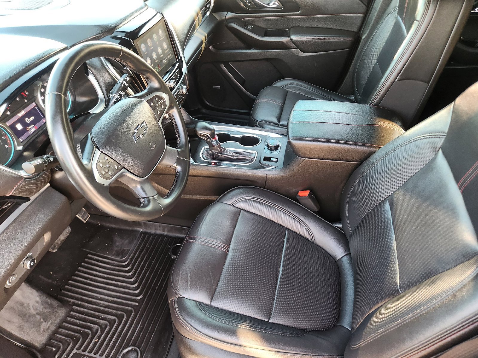 Used 2023 Chevrolet Traverse RS FWD image 14
