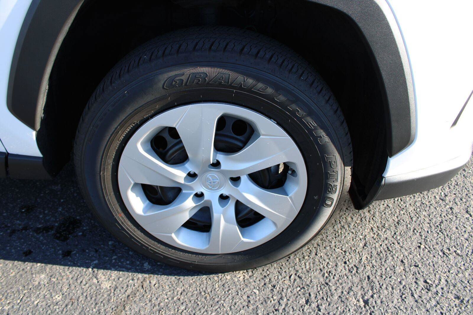 Certified 2024 Toyota RAV4 LE AWD/4WD image 13
