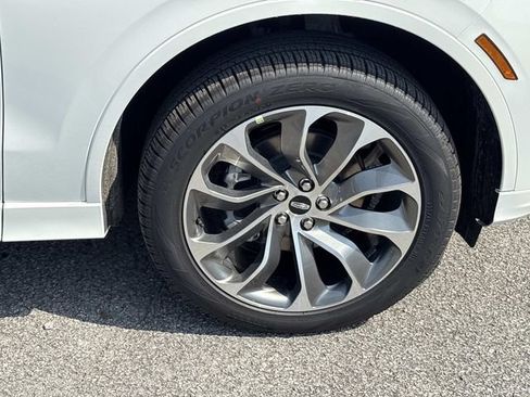 New 2026 Lincoln Aviator AWD w/ Jet Appearance Package image 9