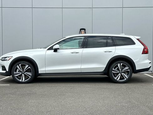 New 2026 Volvo V60 B5 Cross Country Plus w/ Climate Package image 2