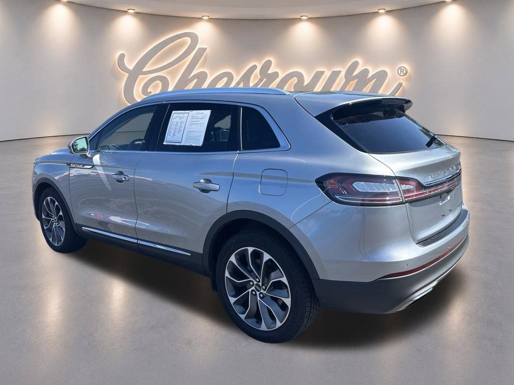 Used 2023 Lincoln Nautilus Reserve AWD/4WD image 3