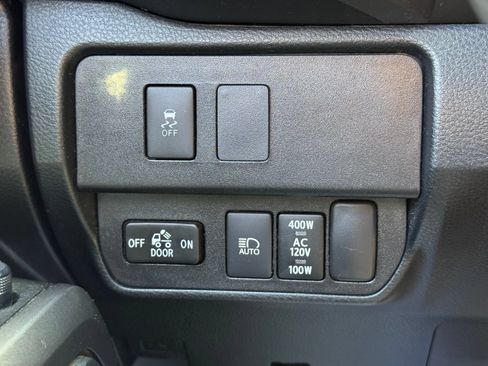 Used 2021 Toyota Tacoma TRD Off-Road w/ Technology Package AWD/4WD image 29