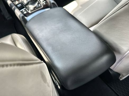 Used 2020 MAZDA MAZDA3 Sedan w/ Preferred Package image 22