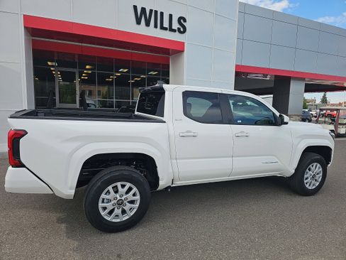 Certified 2025 Toyota Tacoma SR5 w/ SR5 Upgrade Package image 5