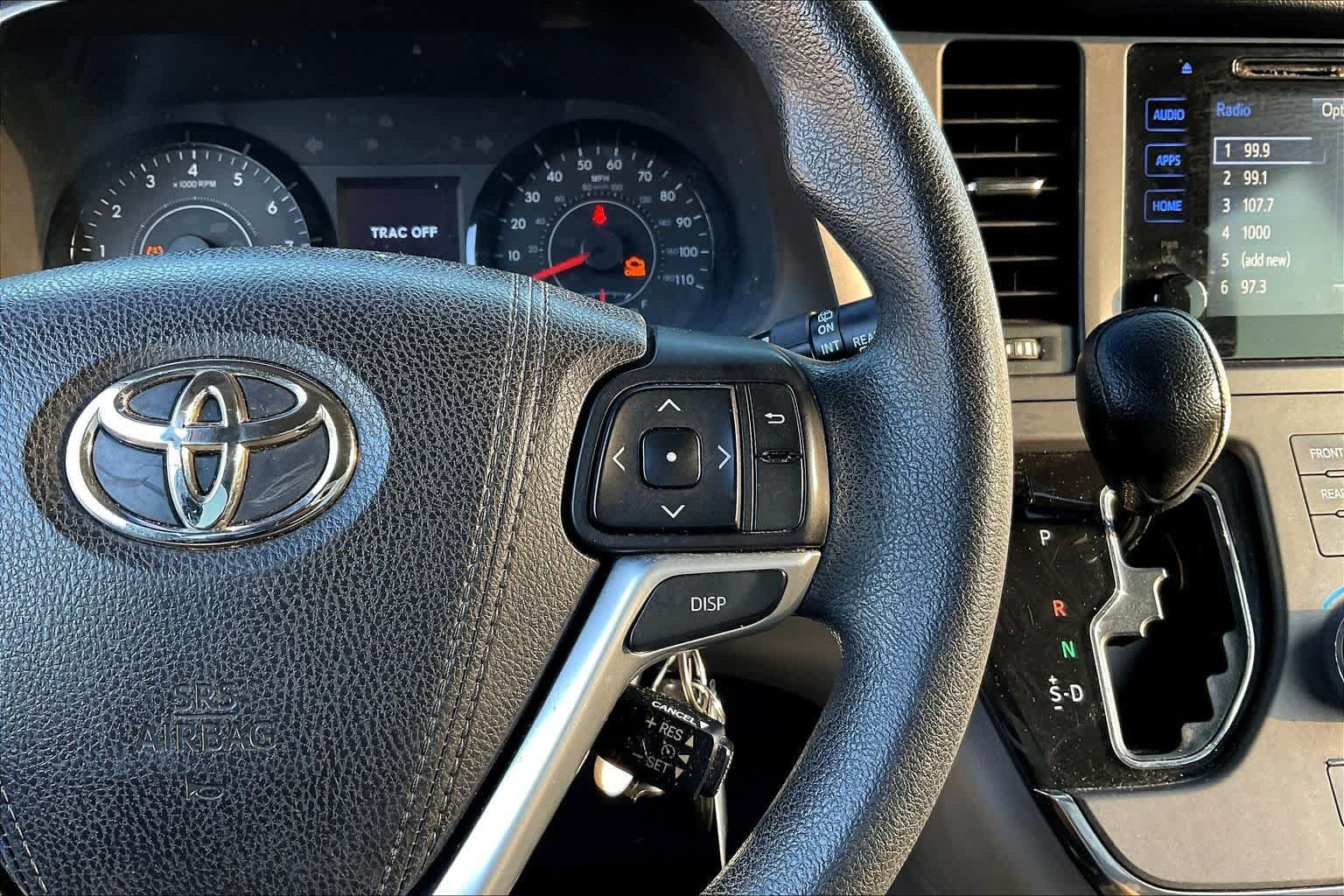 Used 2015 Toyota Sienna LE FWD image 24