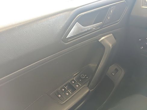 Used 2018 Volkswagen Tiguan SEL w/ 3rd Row Seat Package image 29