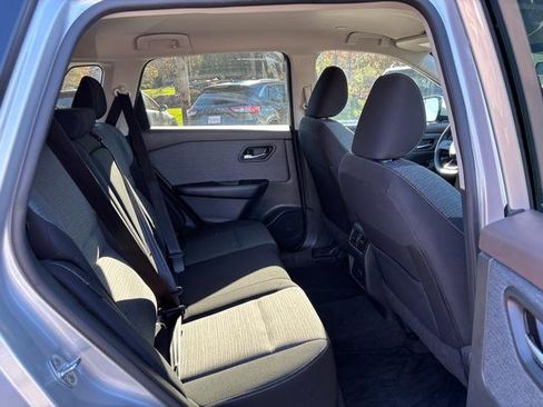 Used 2023 Nissan Rogue SV image 14