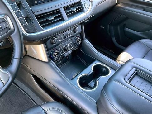 Used 2024 Chevrolet Suburban LT image 13