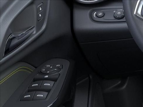 New 2026 Chevrolet Trax ACTIV w/ Sunroof Package FWD image 22