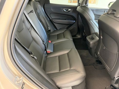 Certified 2025 Volvo XC60 B5 Core AWD/4WD image 23
