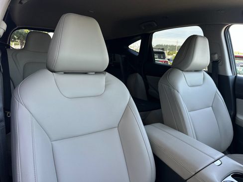 Used 2025 Nissan Murano SV AWD/4WD image 16