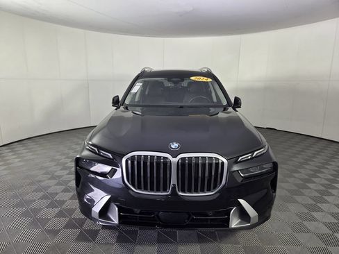 Used 2024 BMW X7 xDrive40i AWD/4WD image 3