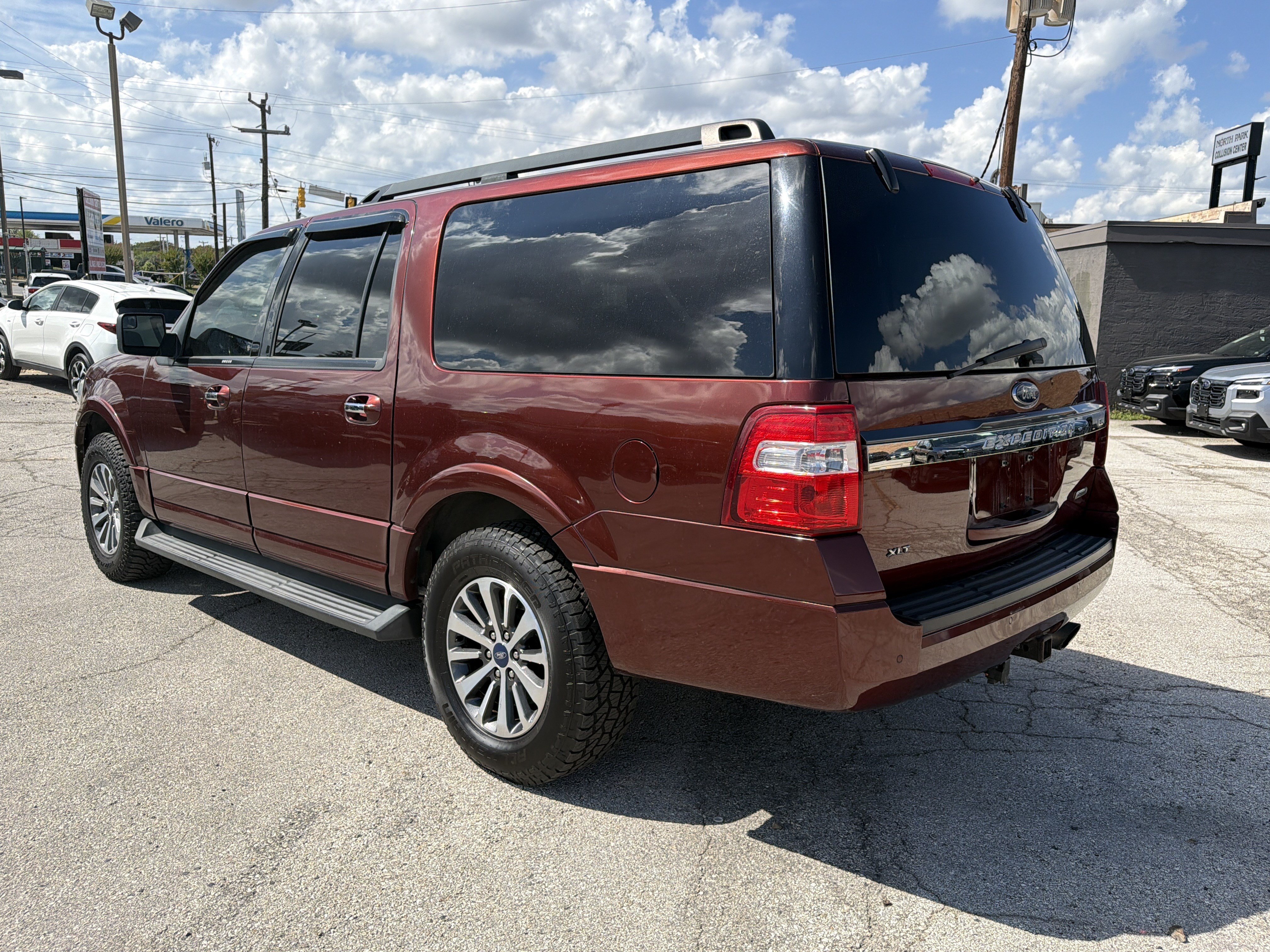Used 2017 Ford Expedition EL XLT RWD image 5