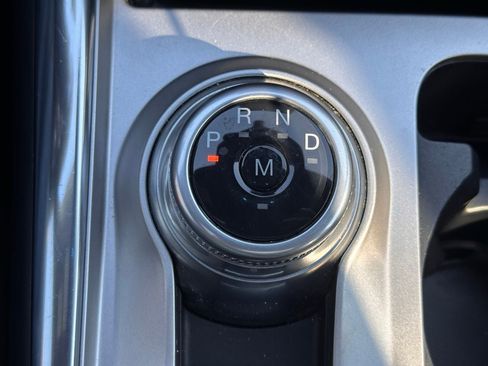 Used 2020 Ford Explorer Platinum w/ Premium Technology Package image 38