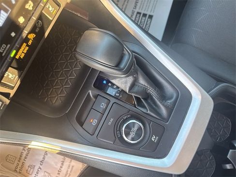 Used 2019 Toyota RAV4 XLE image 24