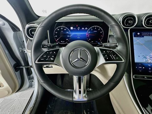 Used 2026 Mercedes-Benz GLC 300 image 11