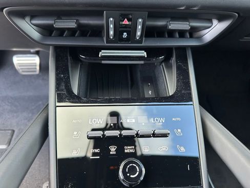 Used 2025 Porsche Cayenne S image 22