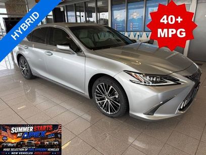 Used 2022 Lexus ES 300h w/ Premium Package