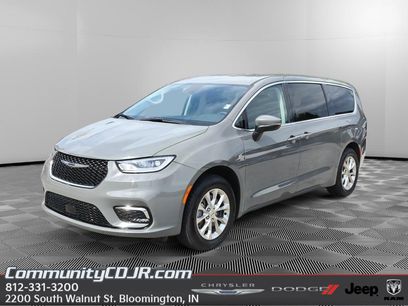 Used 2023 Chrysler Pacifica Touring-L