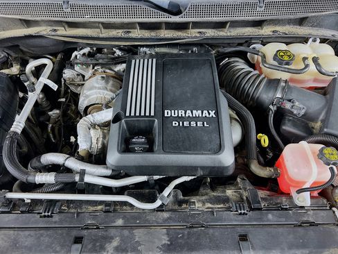 Used 2022 Chevrolet Suburban LS w/ Driver Alert Package image 30