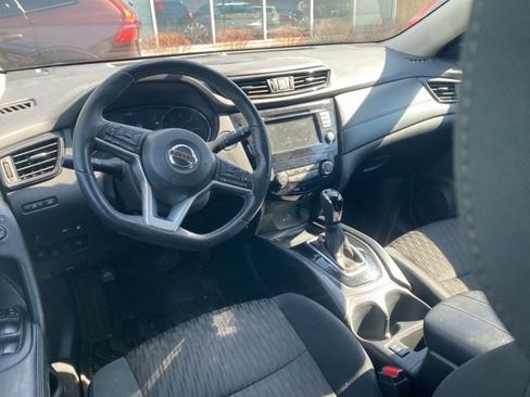 Used 2018 Nissan Rogue SV w/ Sun & Sound Touring Package image 5