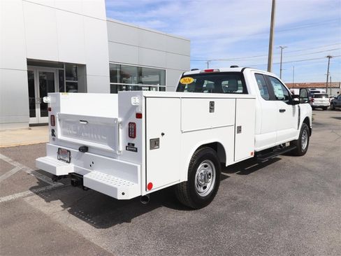 New 2026 Ford F250 XL w/ XL Chrome Package image 14