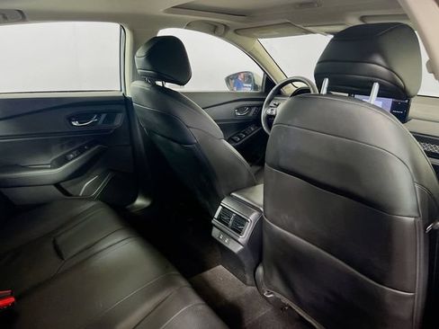 Used 2024 Honda Accord Touring image 9