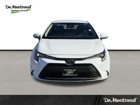 Used 2024 Toyota Corolla LE image 2