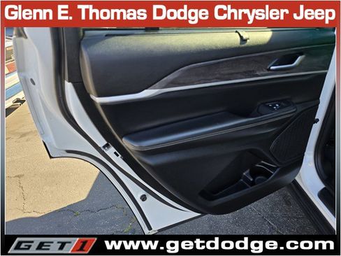 Used 2023 Jeep Grand Cherokee L Limited w/ Luxury Tech Group II image 27