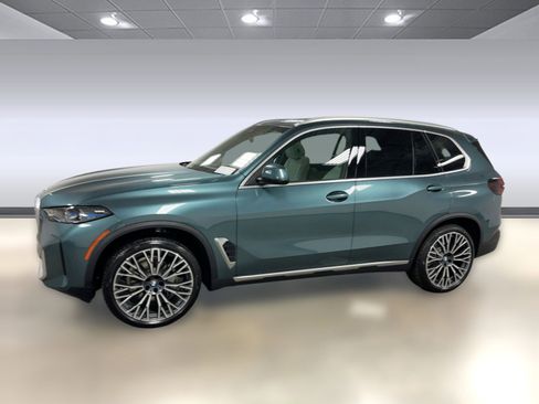 New 2026 BMW X5 sDrive40i w/ Premium Package image 2