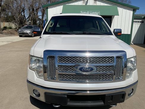 Used 2011 Ford F150 Lariat w/ Lariat Chrome Pkg image 4