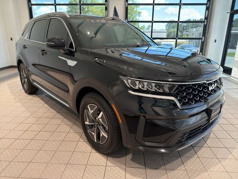Certified 2022 Kia Sorento S FWD image 5