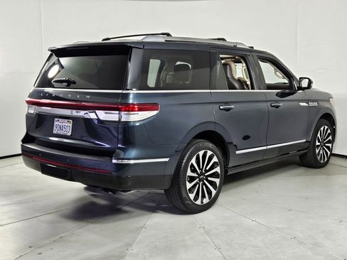 Used 2022 Lincoln Navigator Reserve image 7